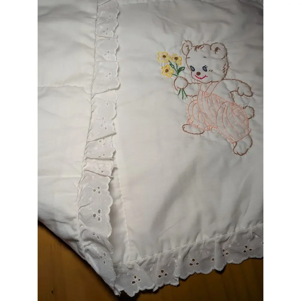 Vtg Hand-Embroidered Three Bears Baby Quilt Goldilocks Nursery Blanket 35